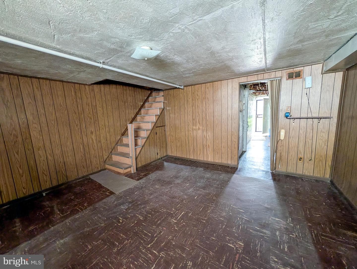 112 W Cheltenham Avenue photo 17