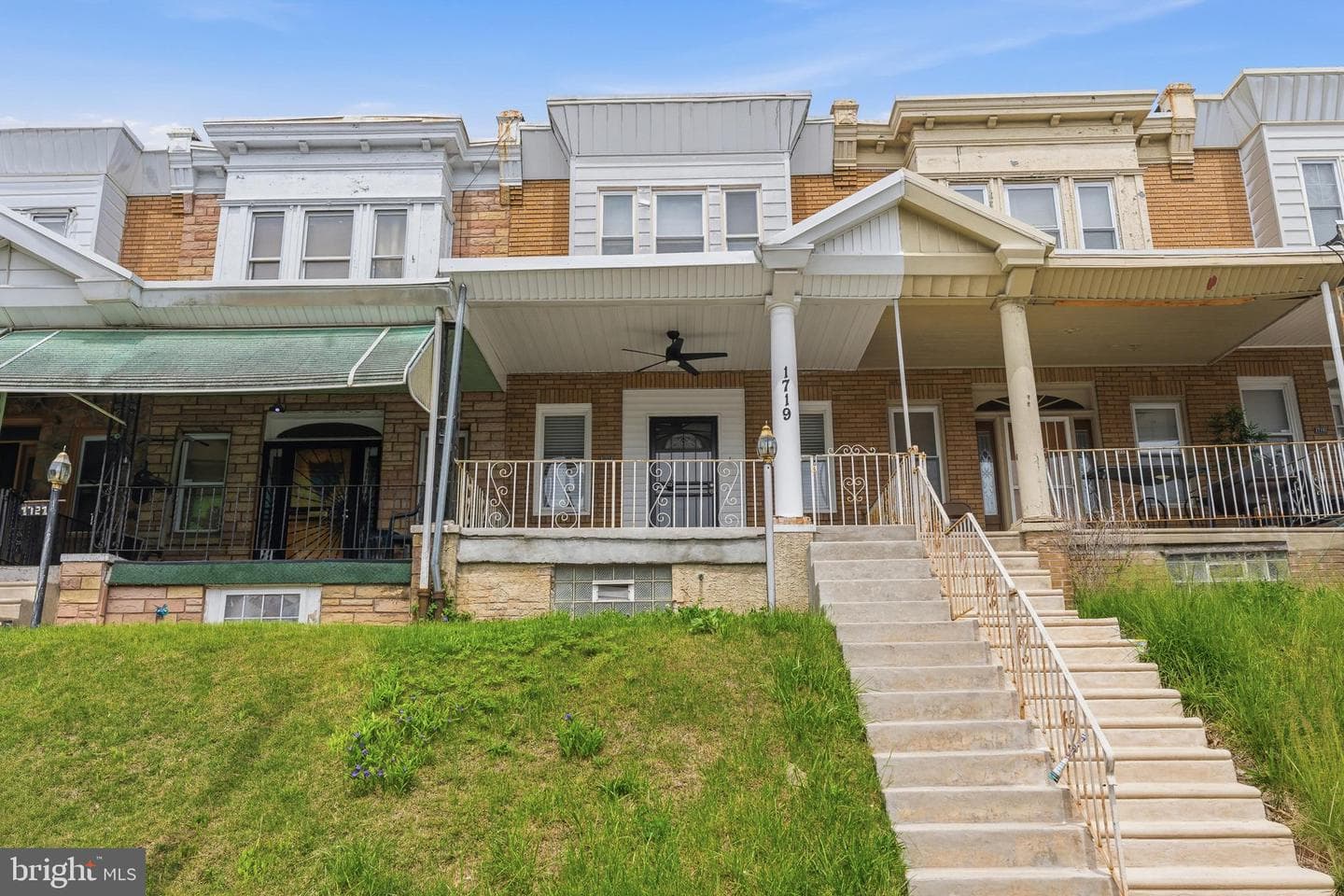 1719 Roselyn Street photo 2
