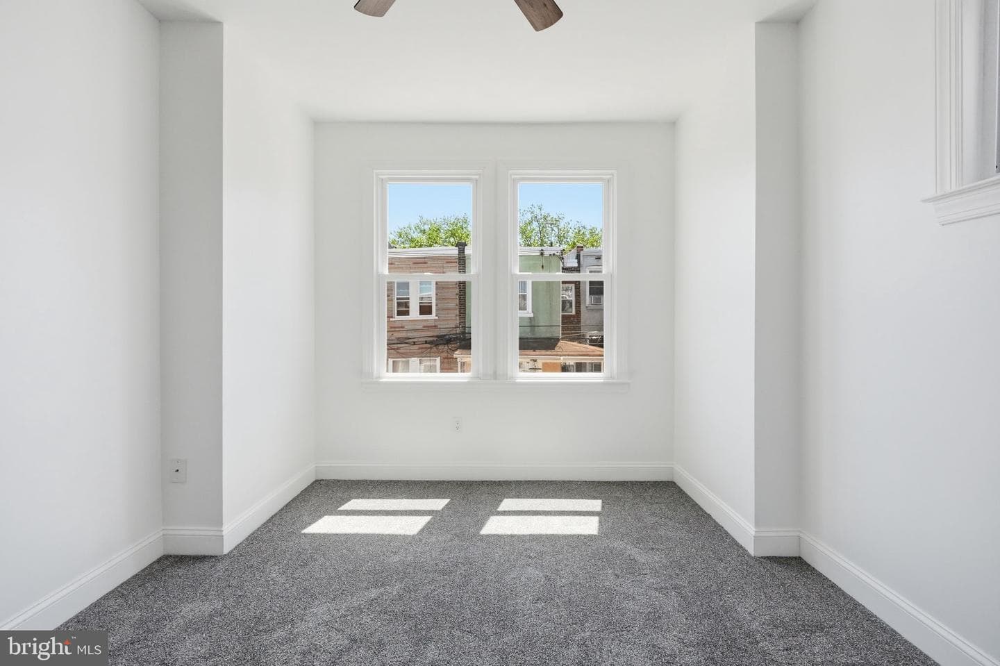 5754 W Oxford Street photo 19