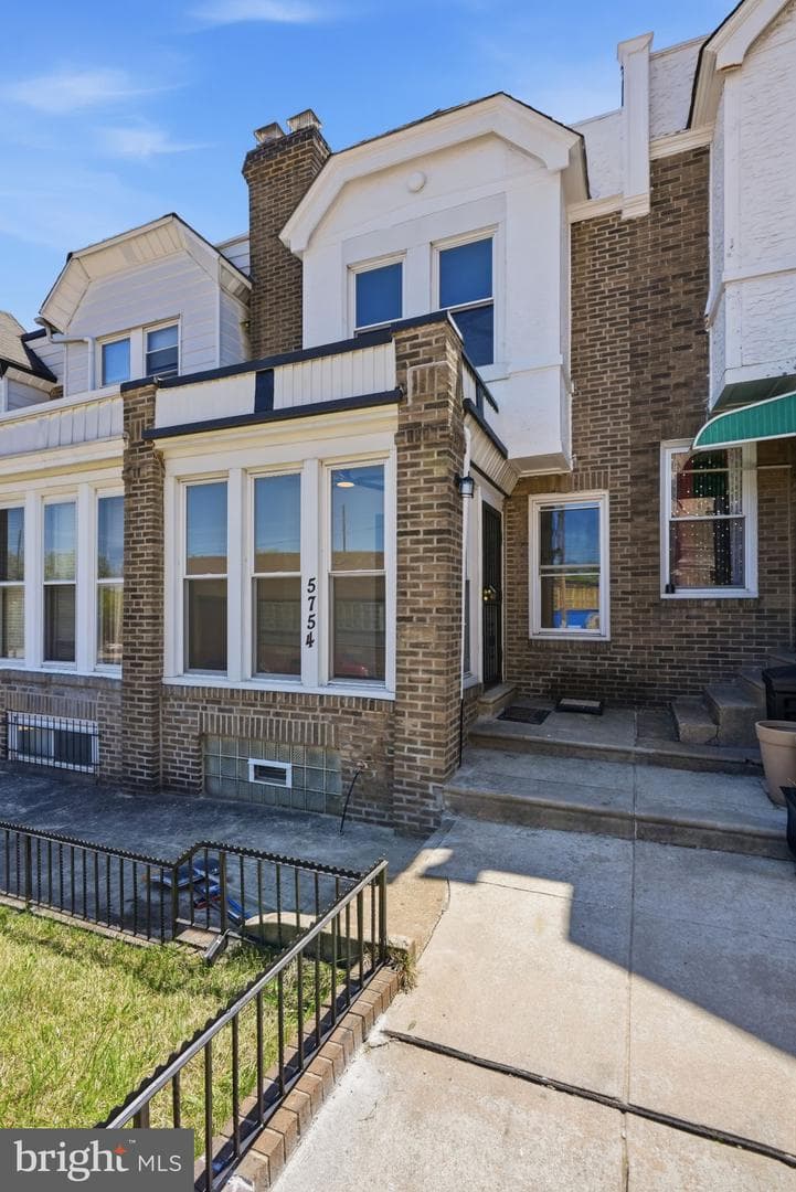 5754 W Oxford Street, Philadelphia