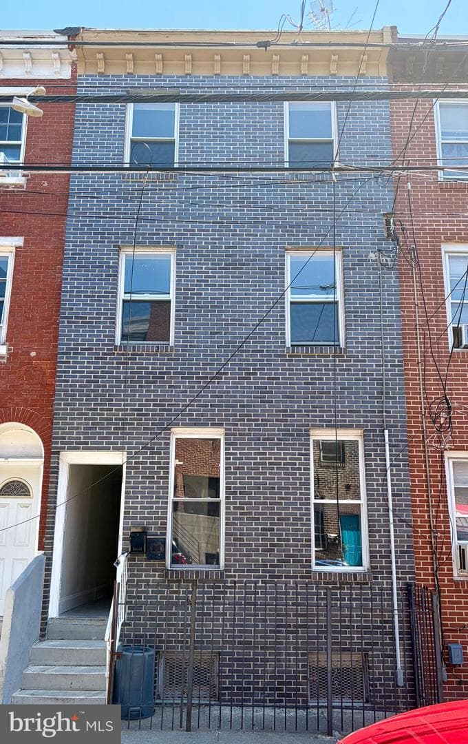 2223 N Howard Street, Philadelphia