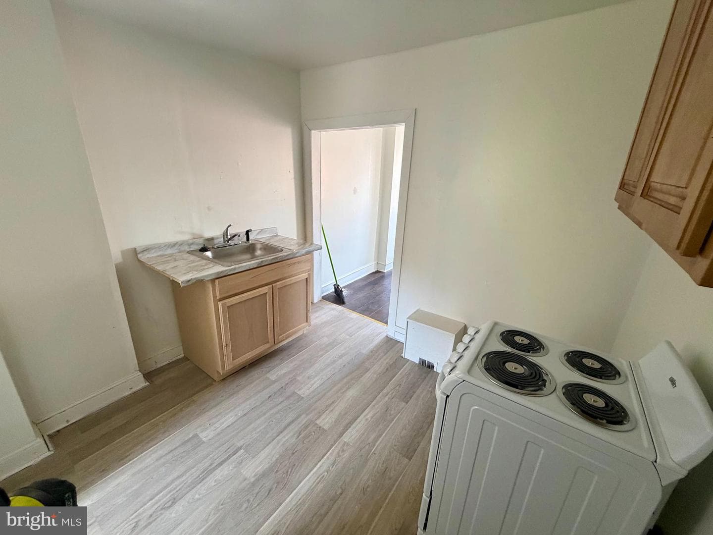 2223 N Howard Street photo 14
