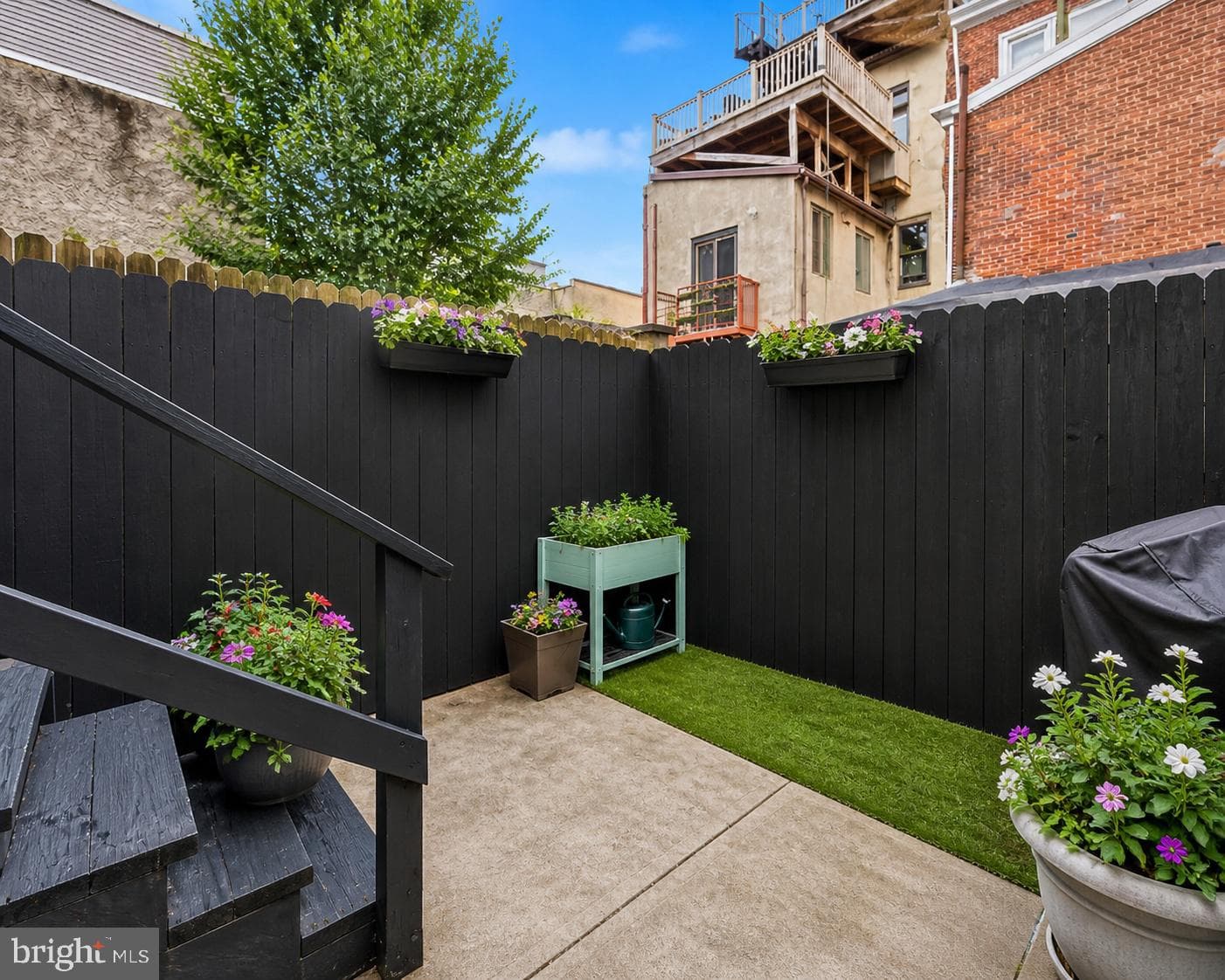 2512 Collins Street photo 4