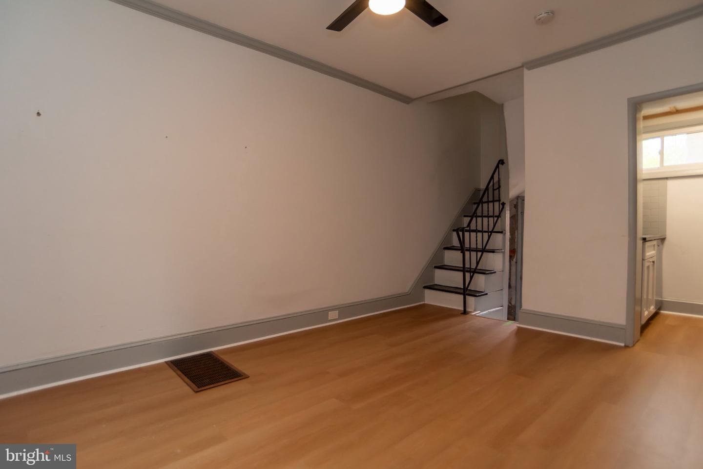 419 Gaskill Street photo 5