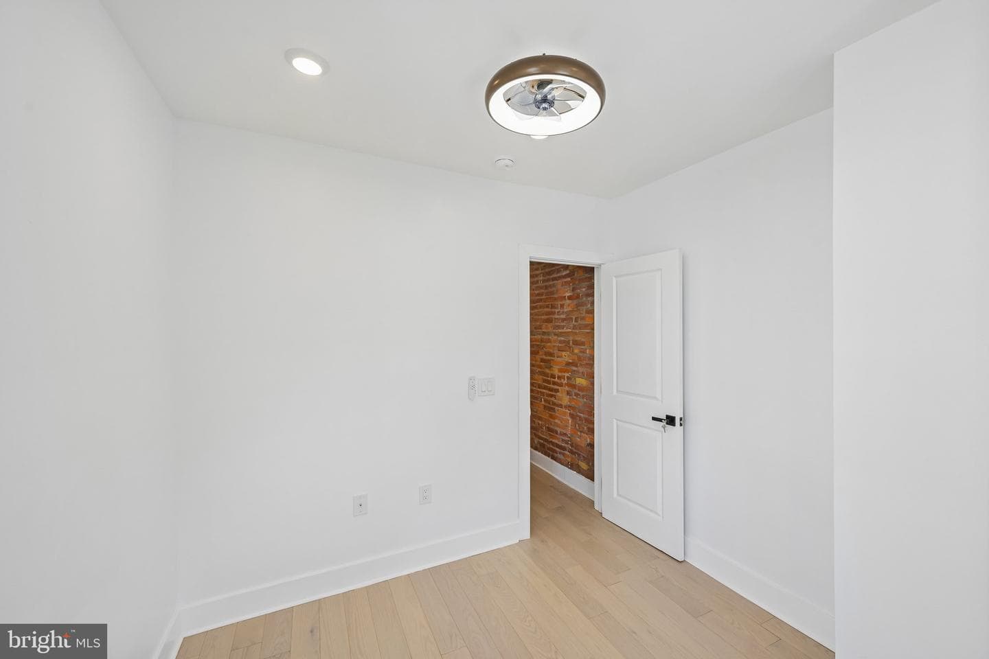 2984 Cedar Street photo 22