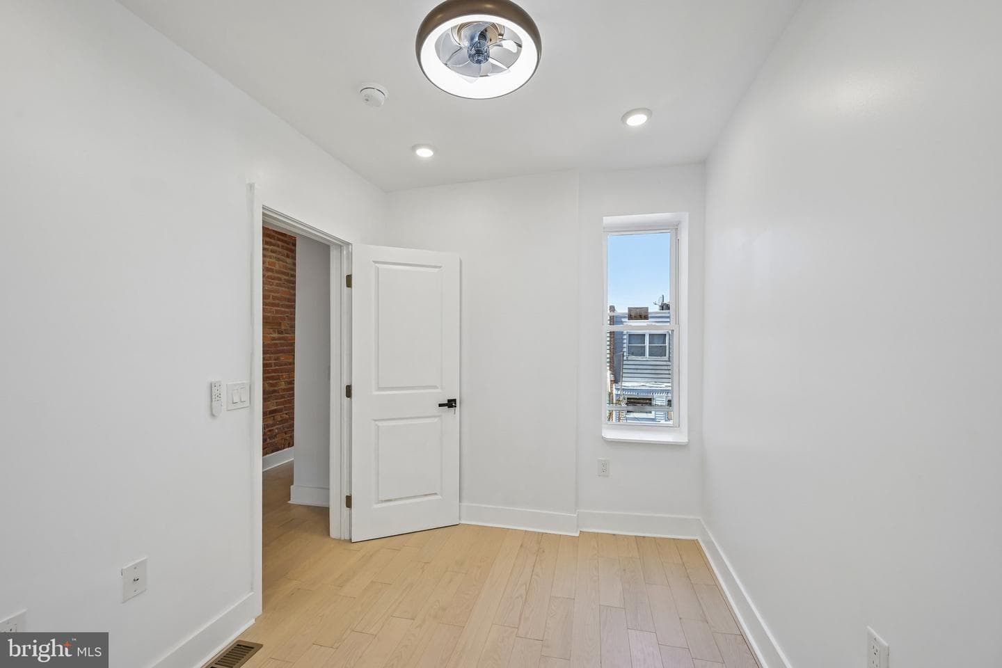 2984 Cedar Street photo 26