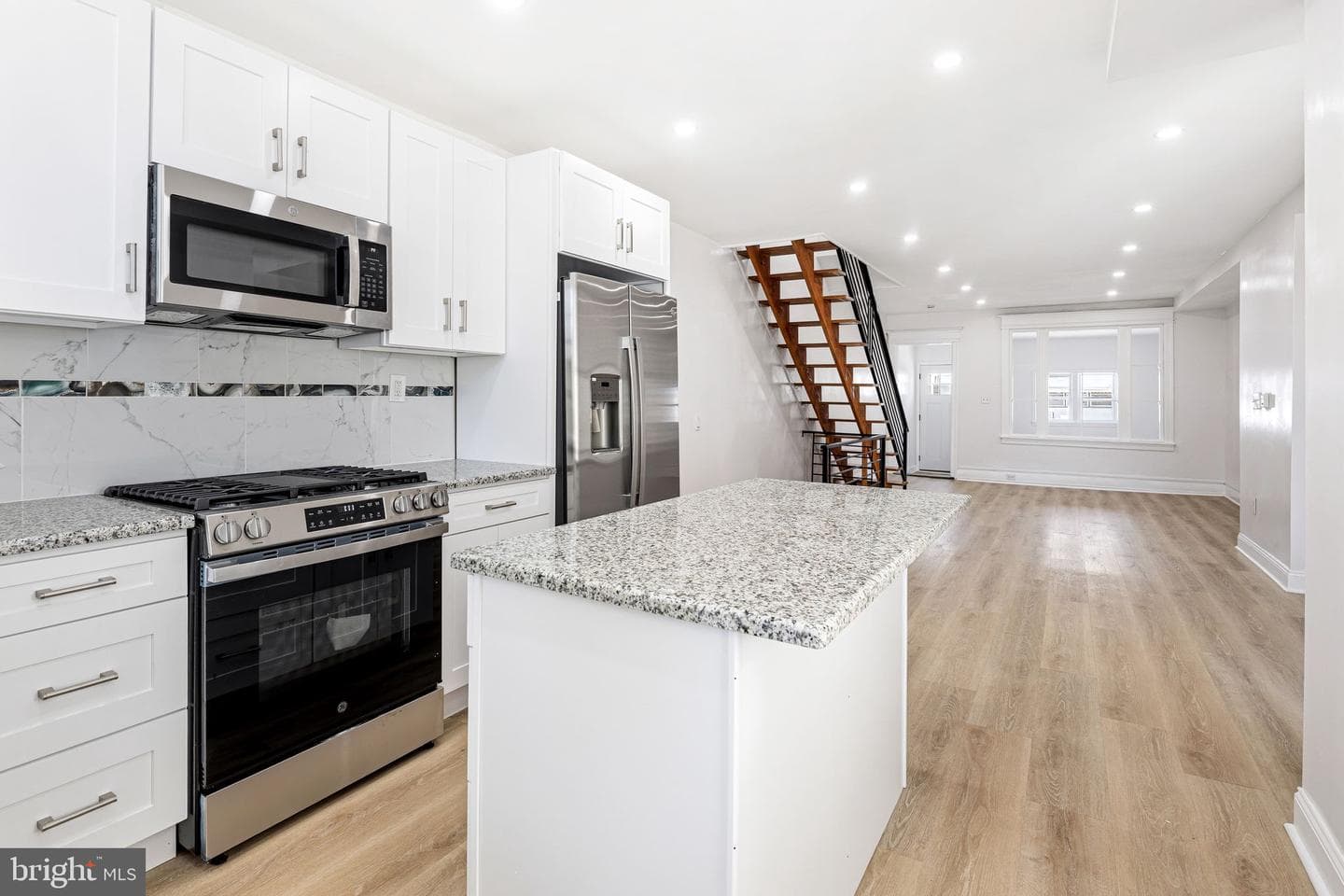 5520 Greenway Avenue photo 11