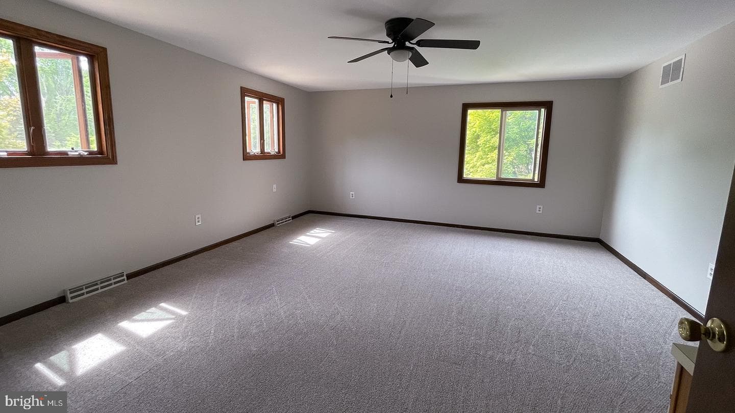 924 Clyde Lane photo 13