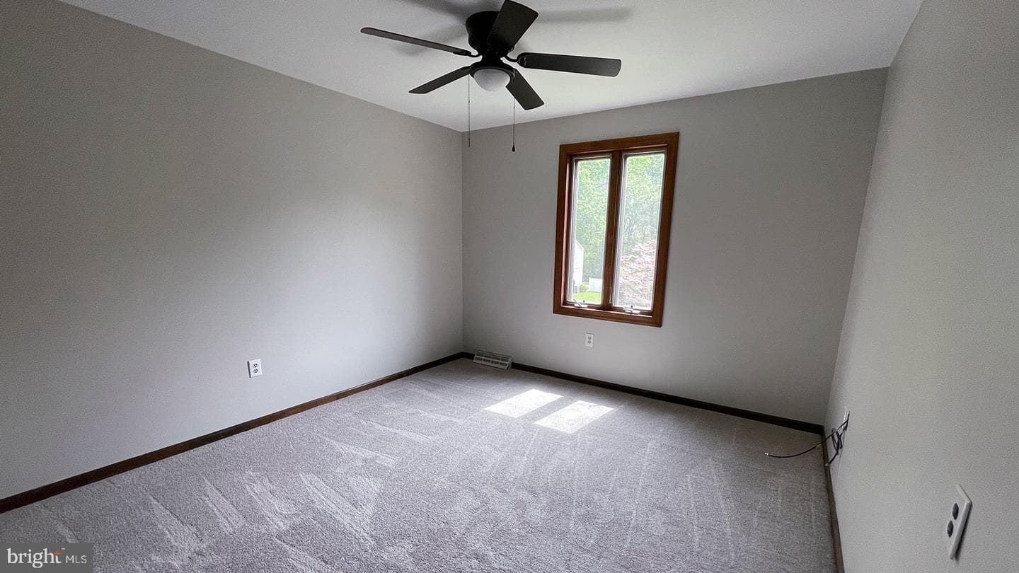 924 Clyde Lane photo 18