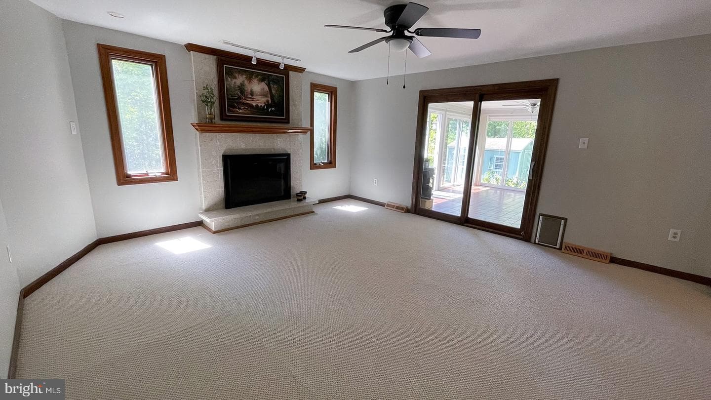 924 Clyde Lane photo 6