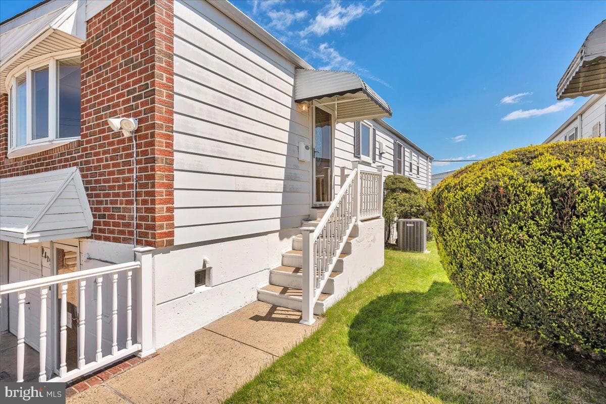 9825 Clark Street photo 3