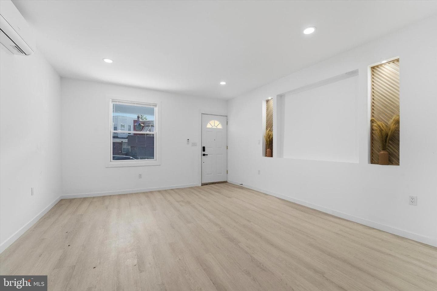 1638 N Felton Street photo 4