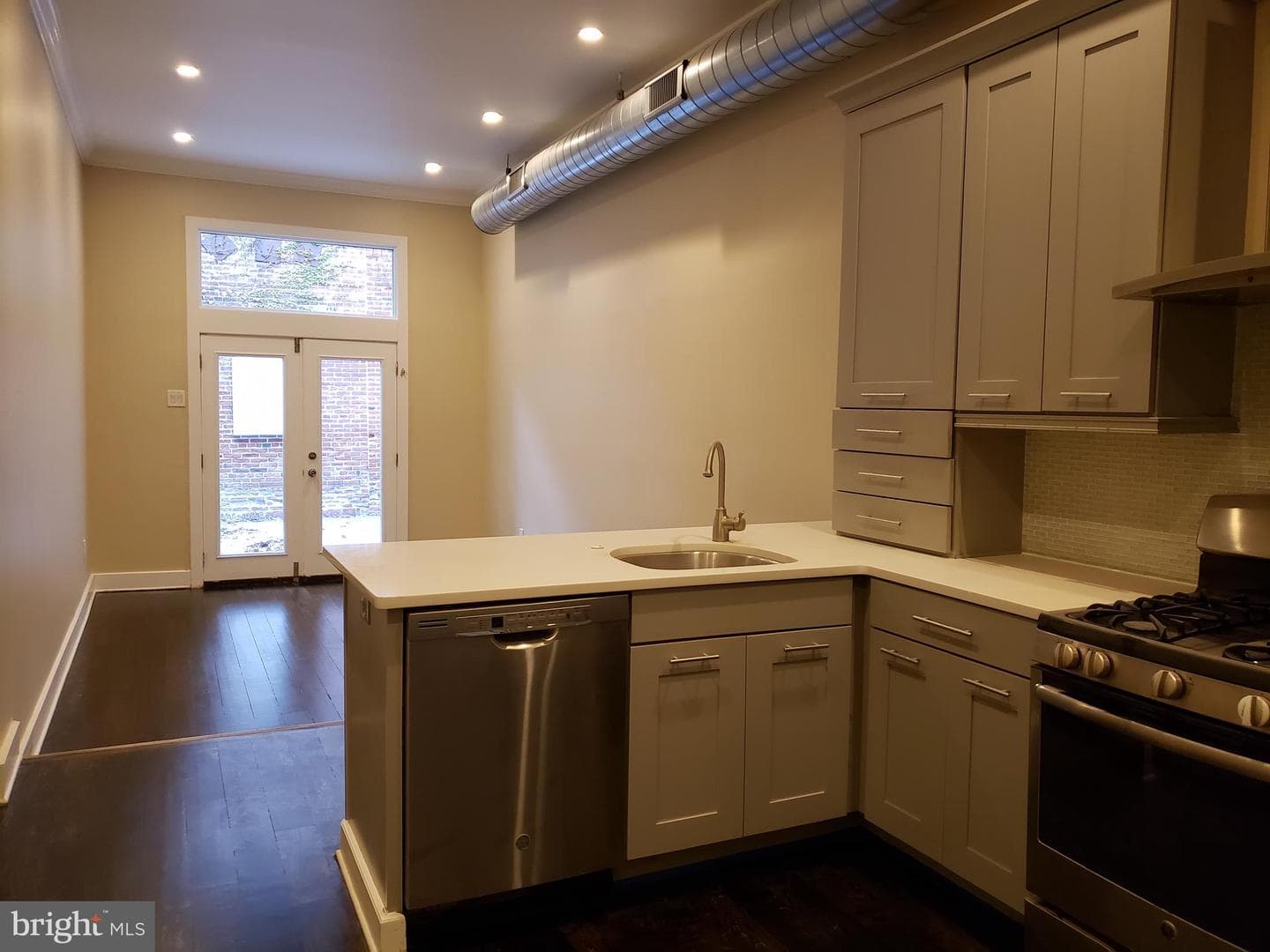 142 N 2nd Street #1b photo 4