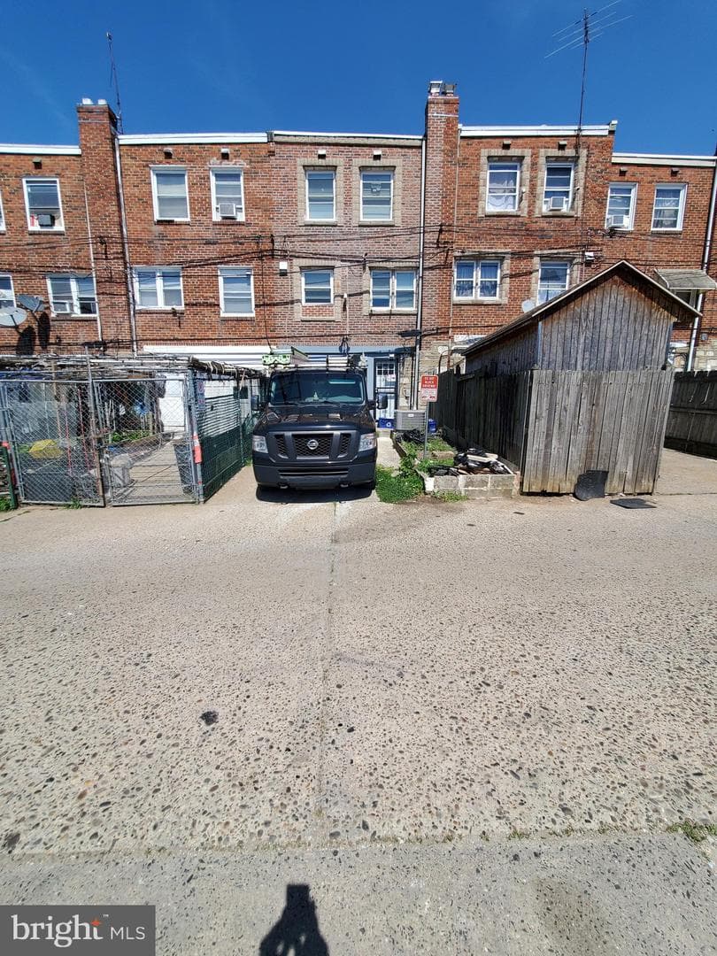 676 Mayfair Street photo 45