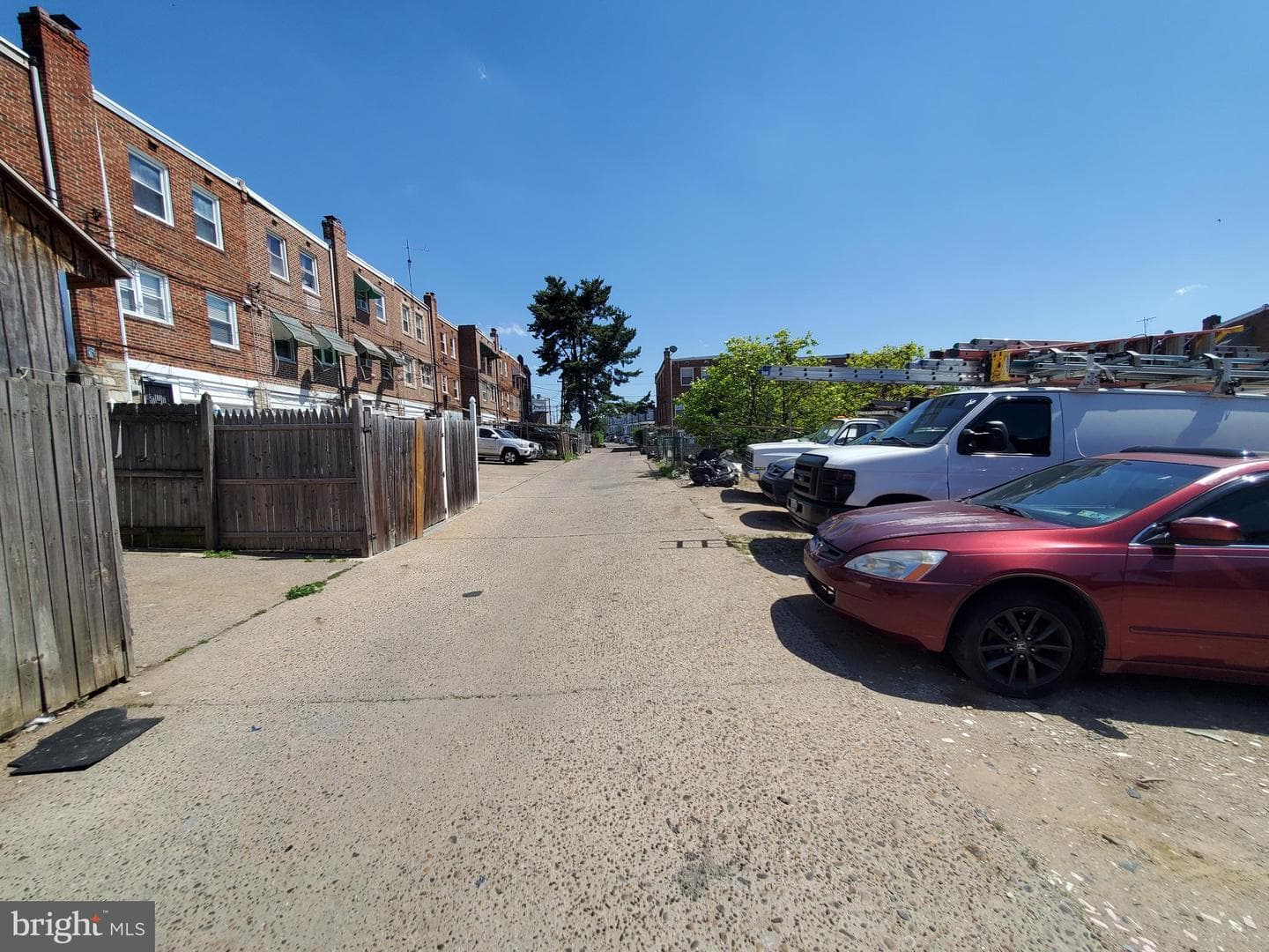 676 Mayfair Street photo 46