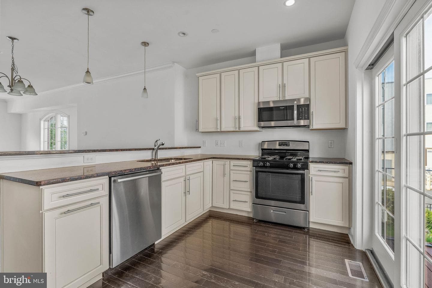 1015 N 3rd Street #h photo 8