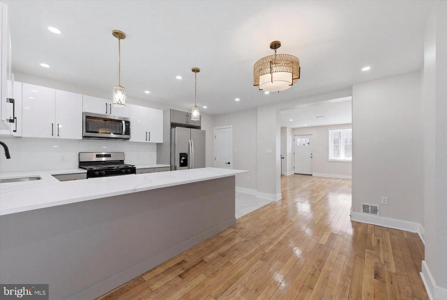 5859 Sylvester Street photo 2