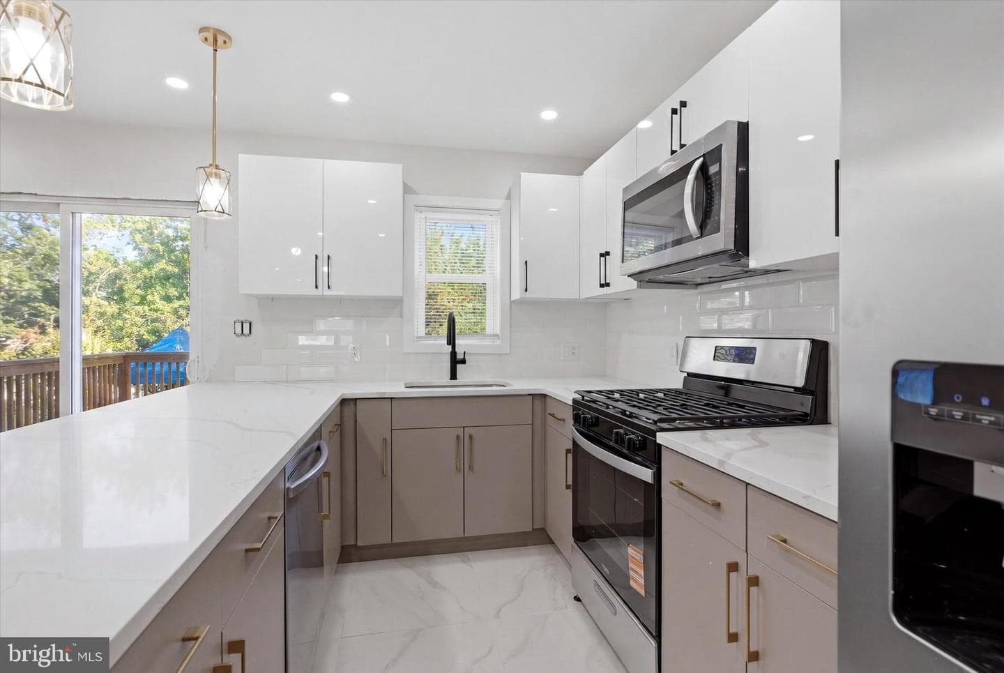 5859 Sylvester Street photo 3