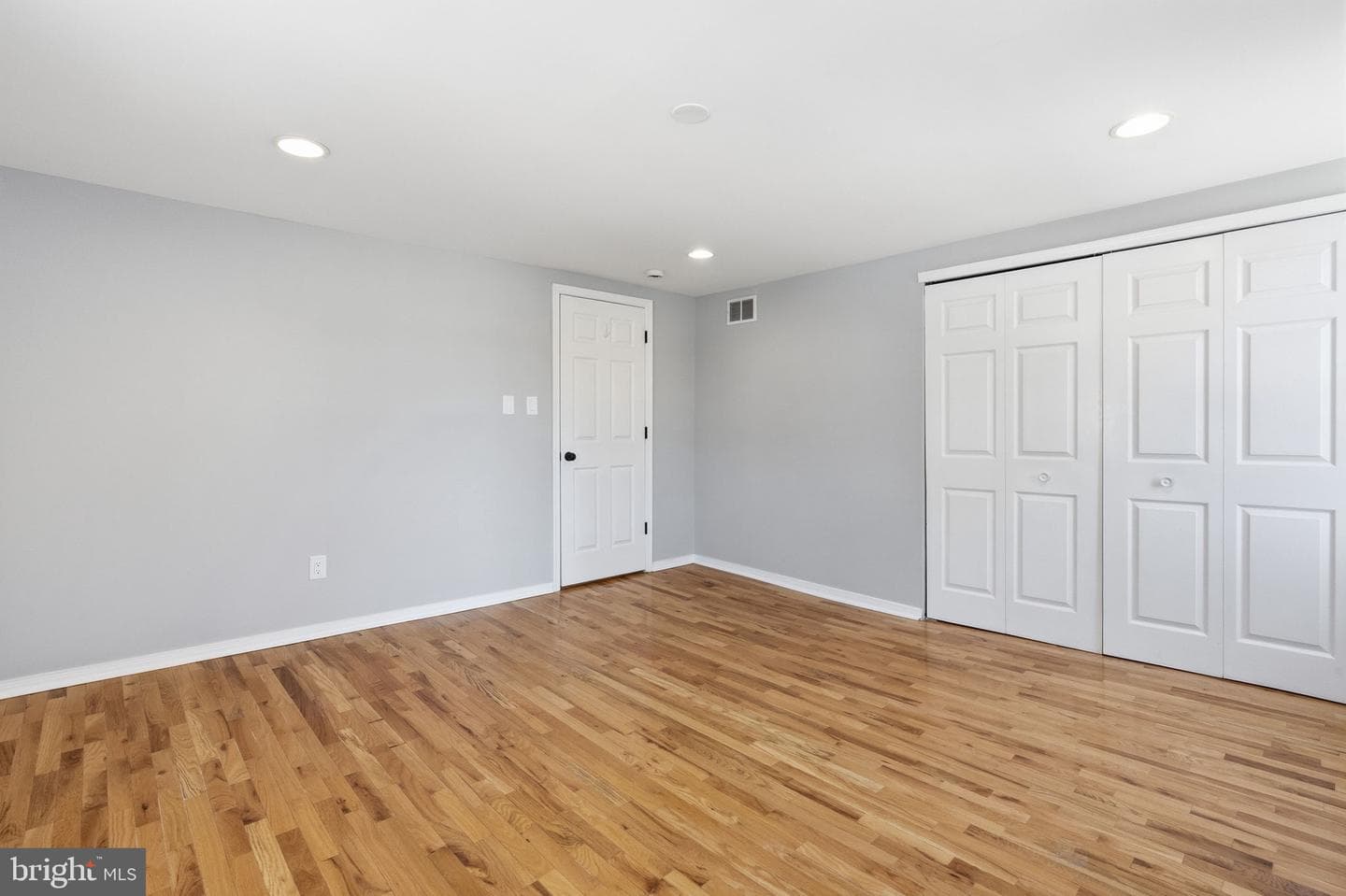 2535 Tilton Street photo 18