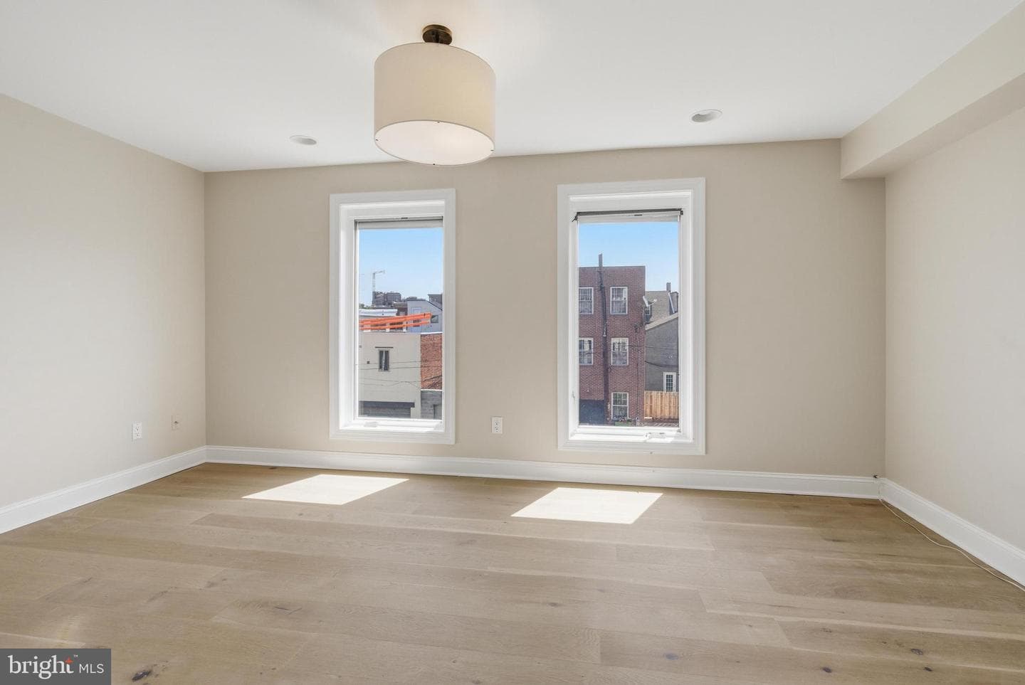 913 N Lawrence Street photo 33