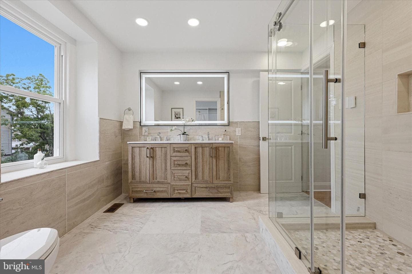 407 Conarroe Street photo 3