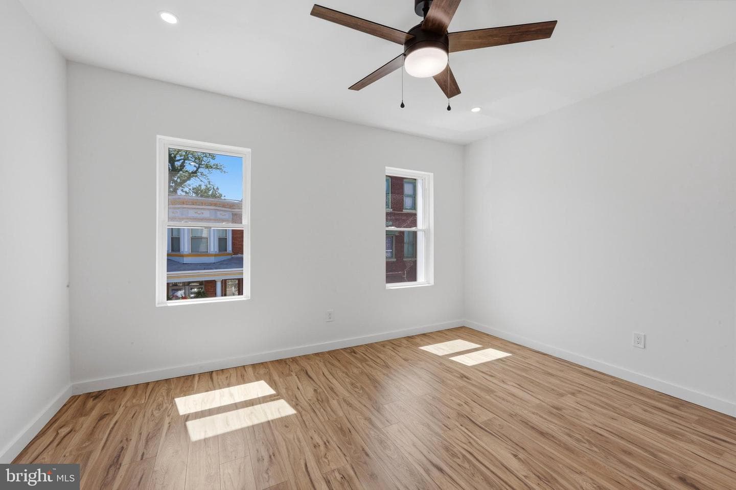 5011 Beaumont Avenue photo 22