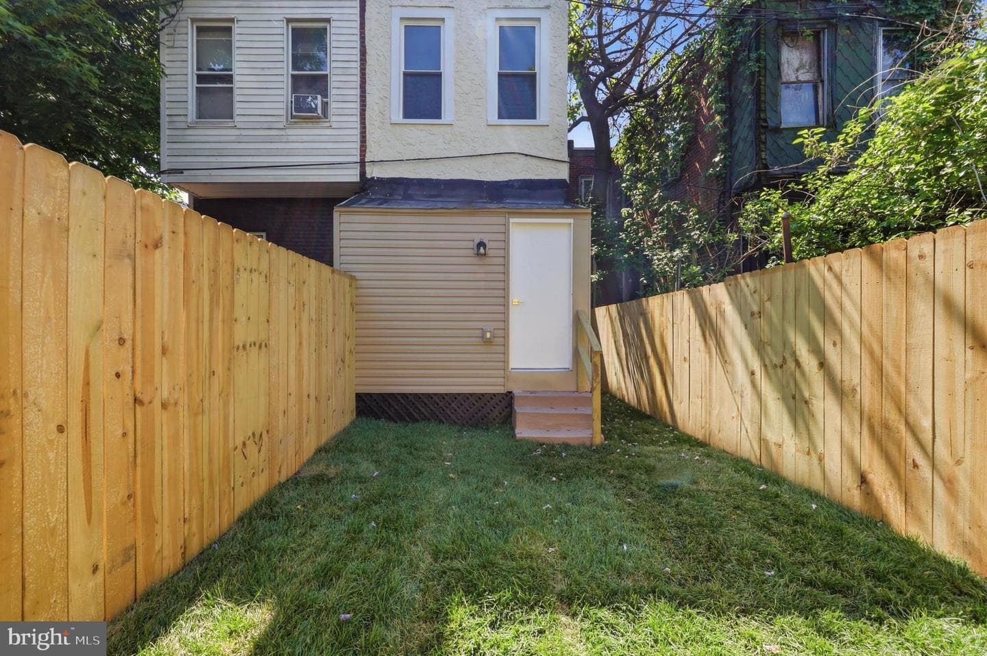 5011 Beaumont Avenue photo 30