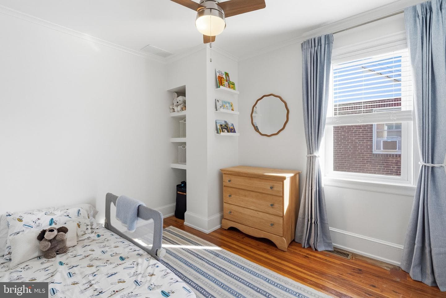 8128 Hennig Street photo 23