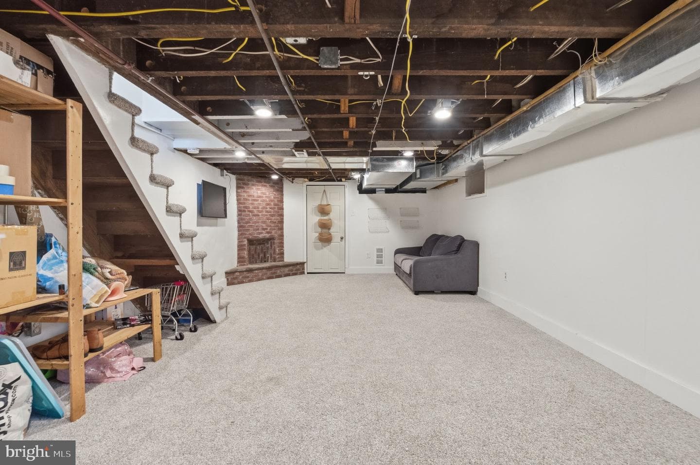 8128 Hennig Street photo 27
