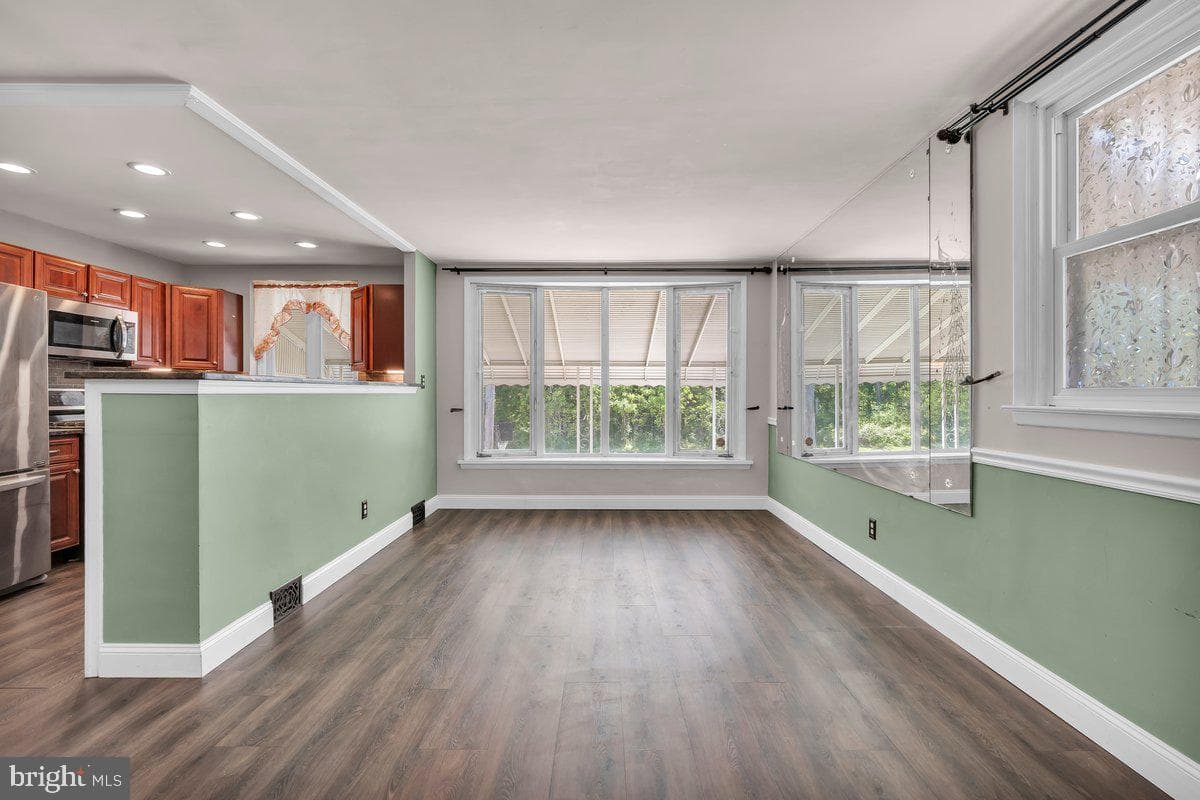 8104 Lexington Avenue photo 10