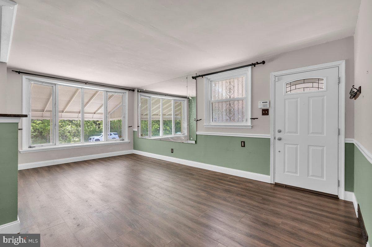 8104 Lexington Avenue photo 11