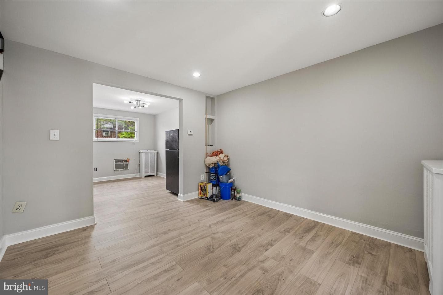 2245 Larue Street photo 2