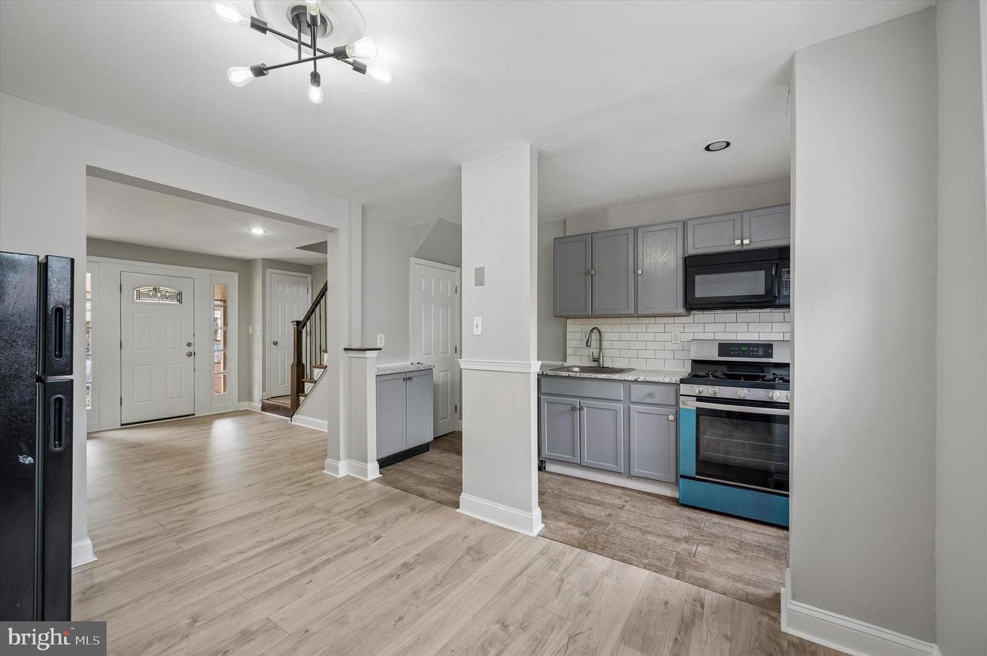 2245 Larue Street photo 7