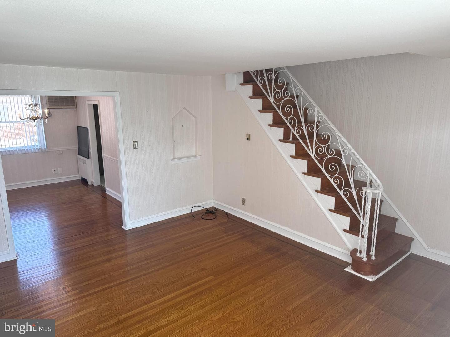 5332 Claridge Street photo 2