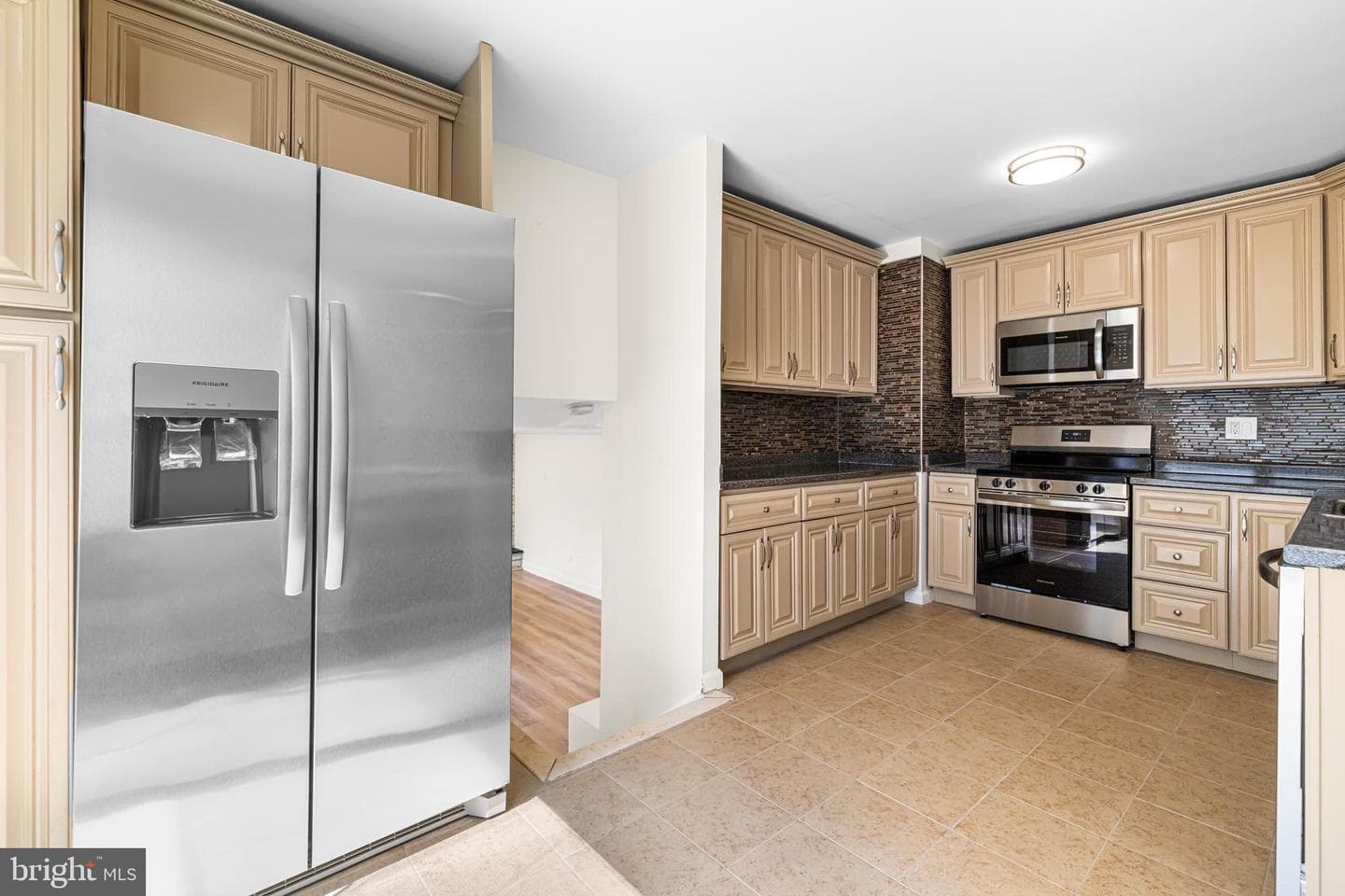 468 Woodhaven Plaza photo 5