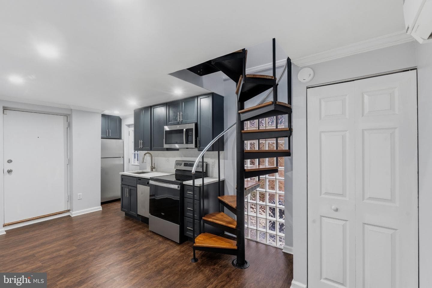 335 S 12th Street #1b, Philadelphia