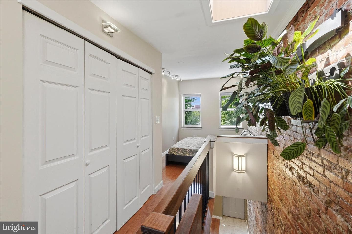 215 Earp Street photo 14