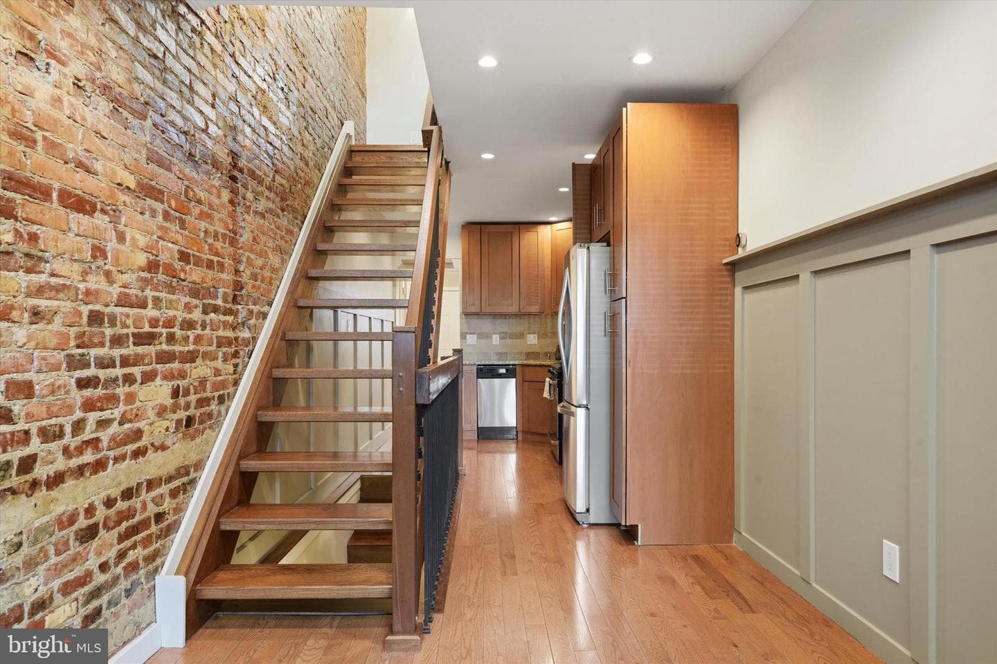 215 Earp Street photo 4