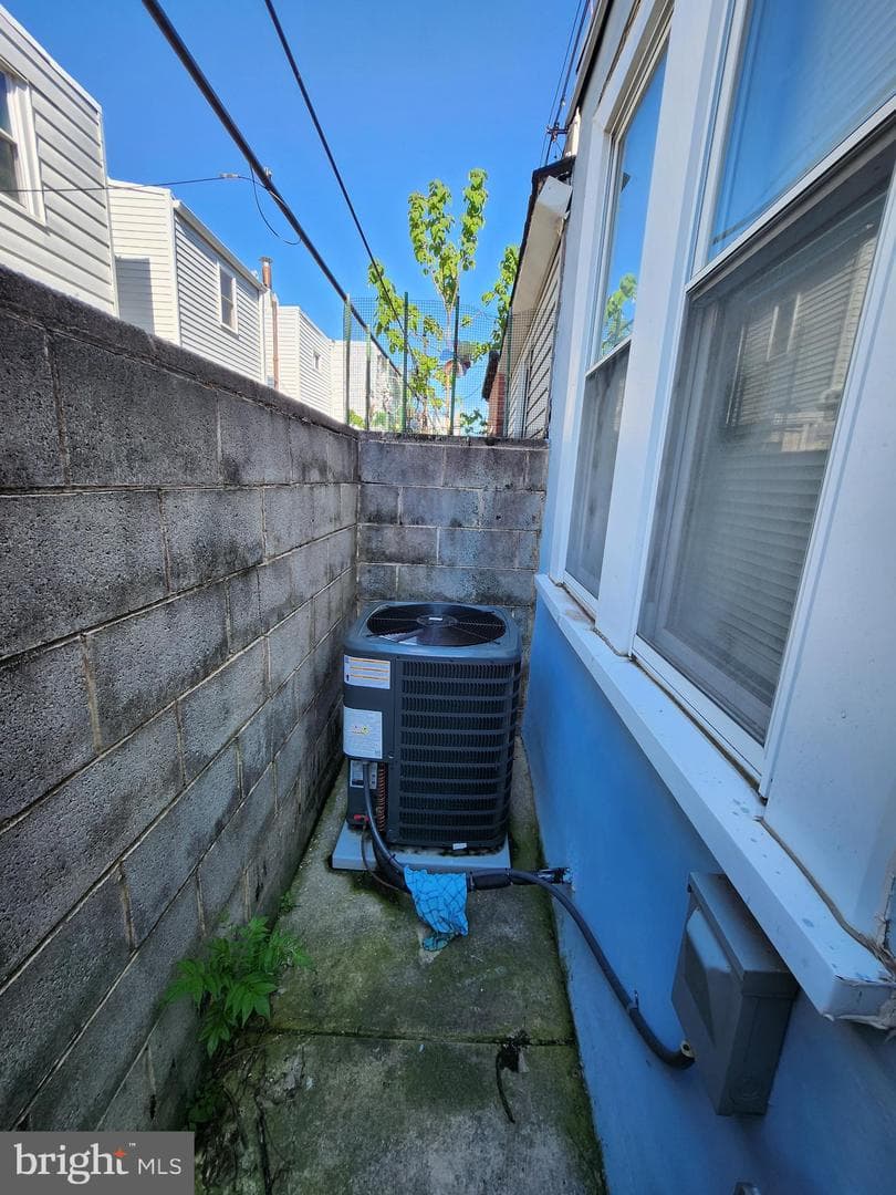 631 Cross Street photo 17