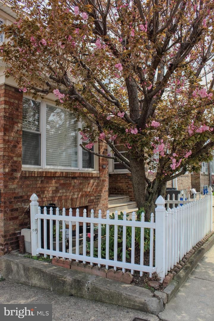 4153 M Street photo 4