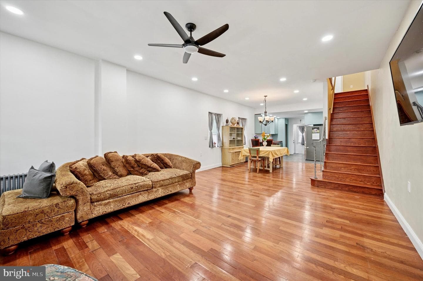 422 N Simpson Street photo 2