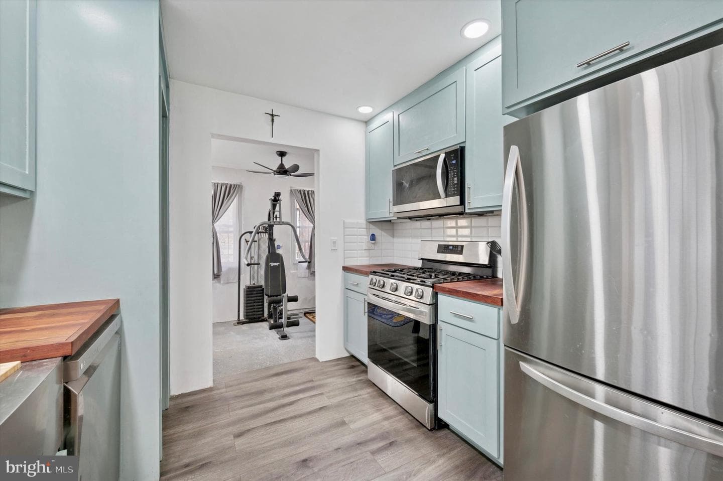 422 N Simpson Street photo 8