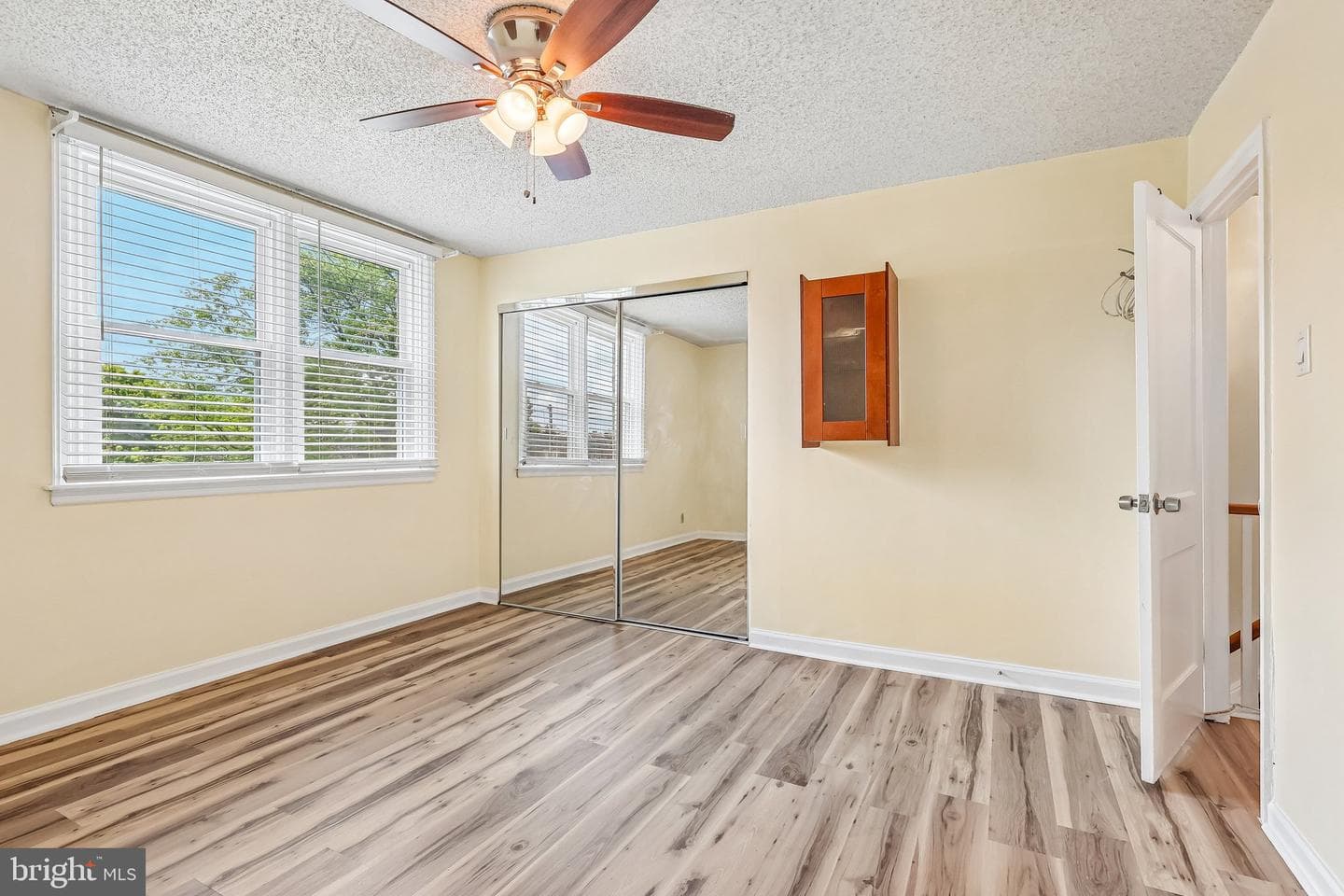 5836 Newtown Avenue photo 12