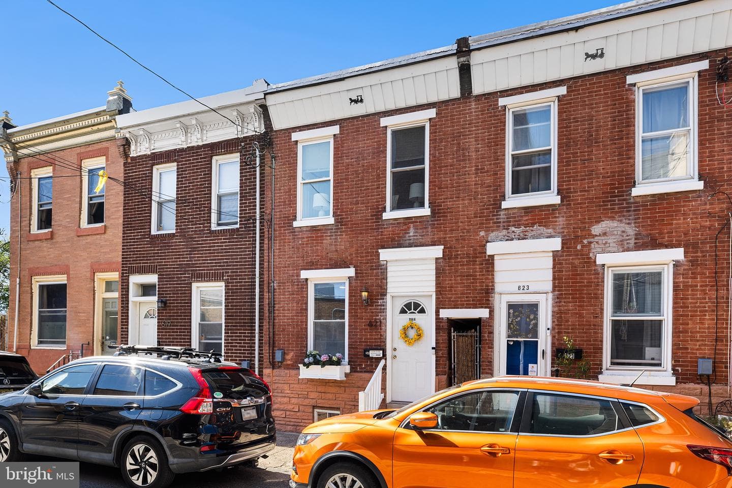 621 E Flora Street photo 2