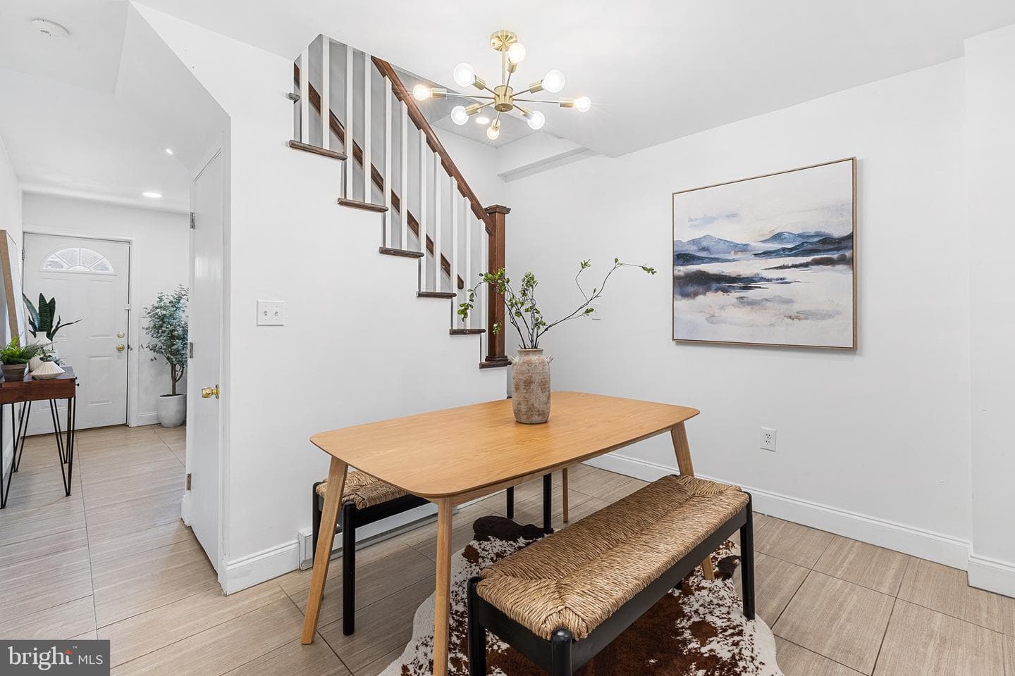 621 E Flora Street photo 5
