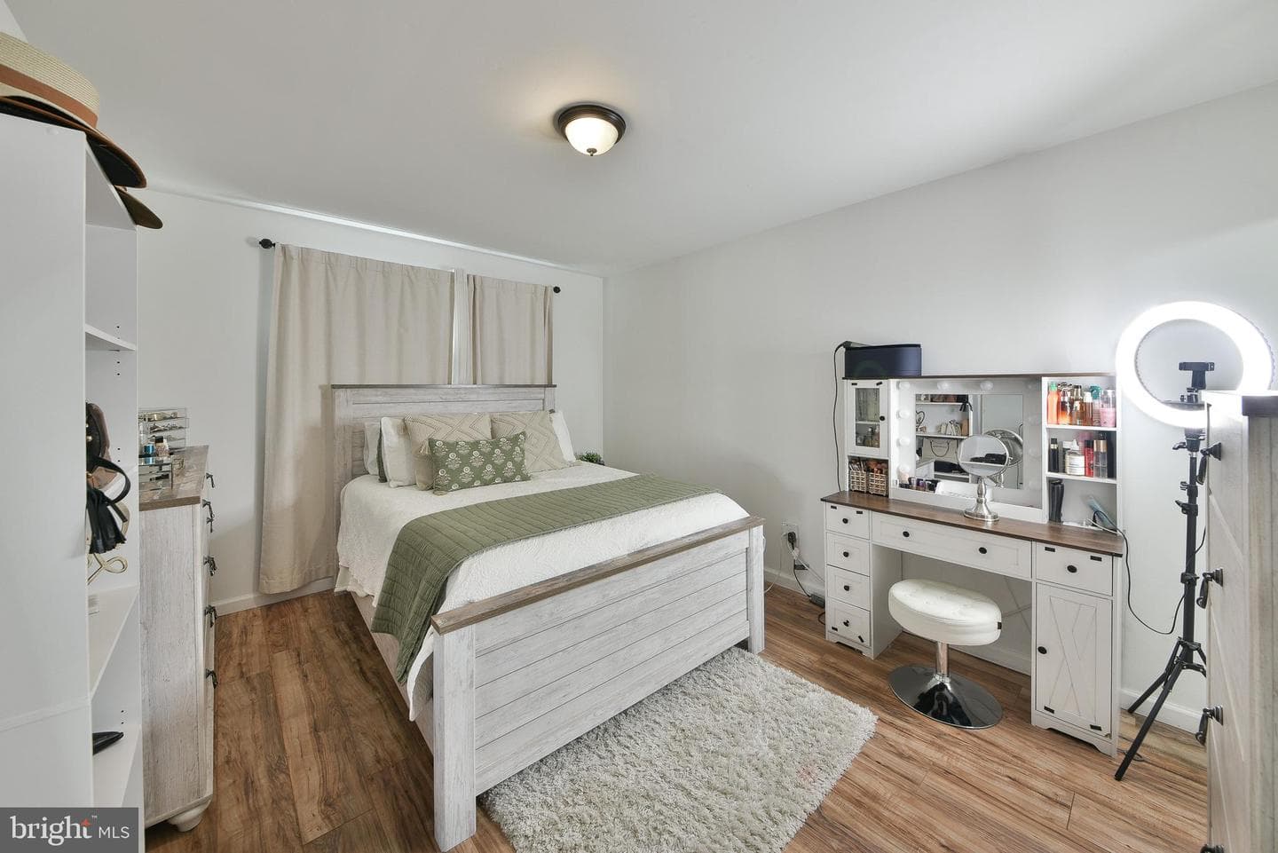 9747 Hoff Street photo 14