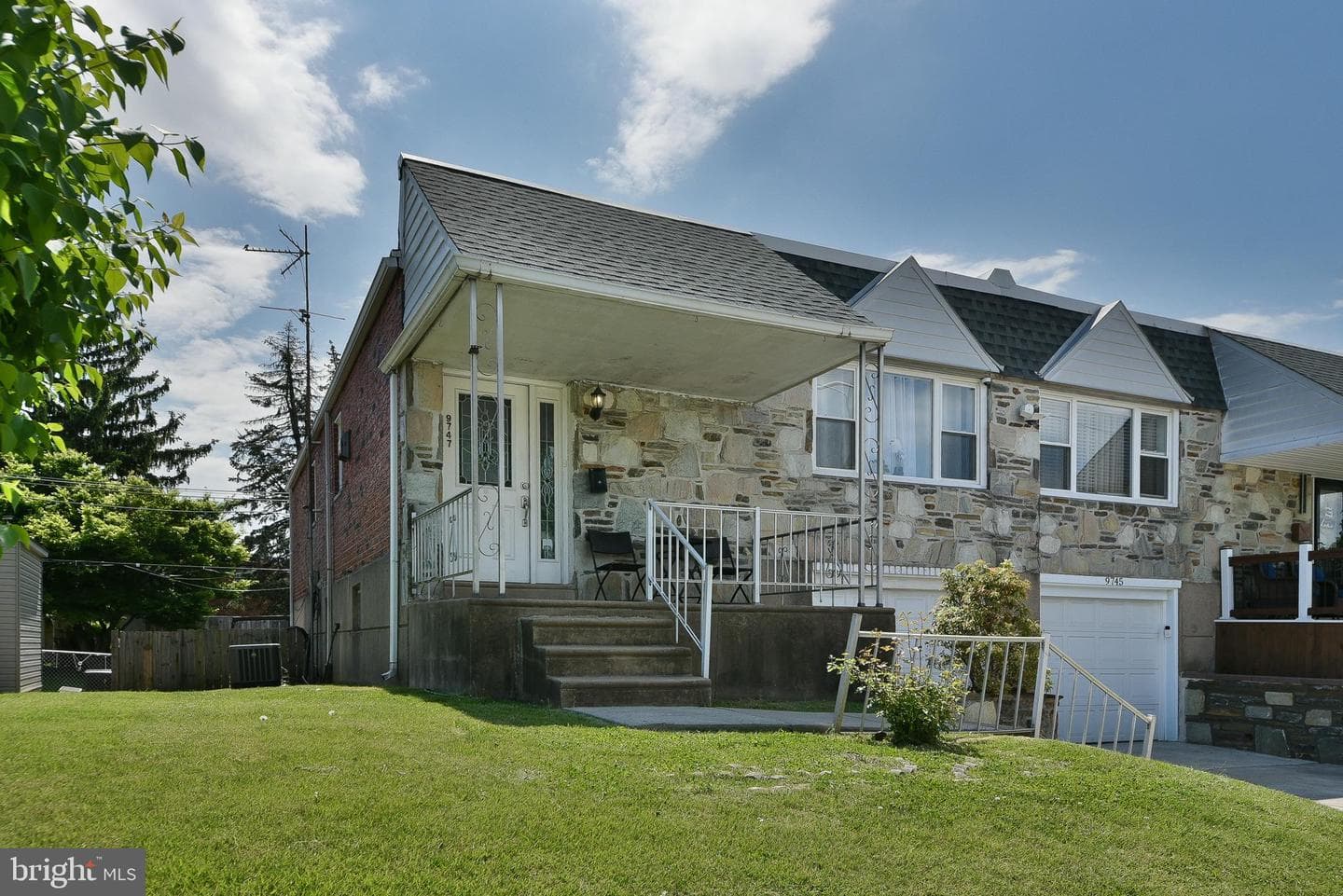 9747 Hoff Street photo 3