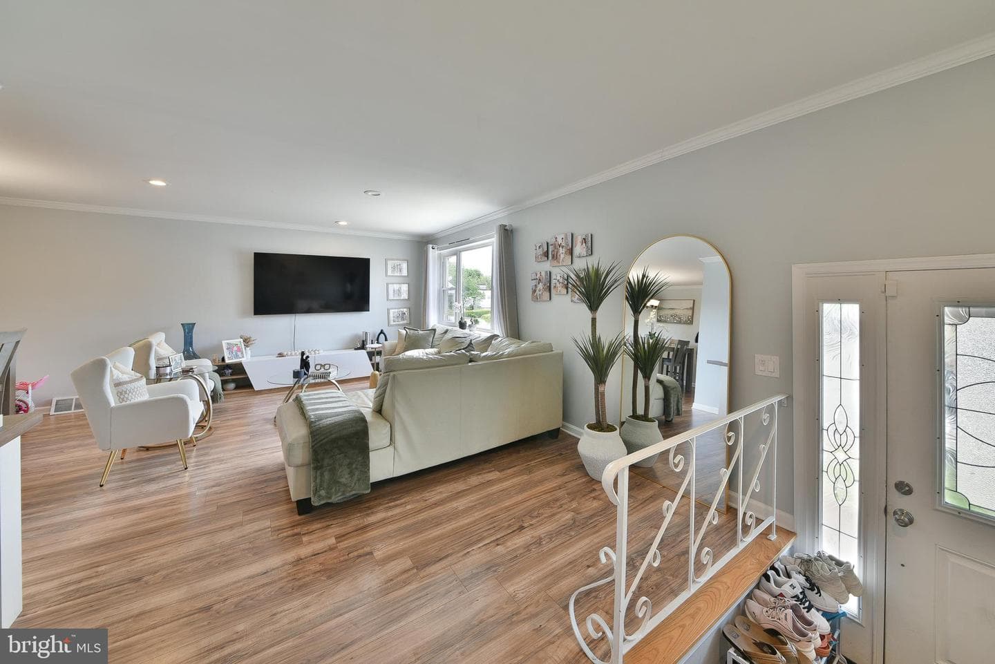 9747 Hoff Street photo 5