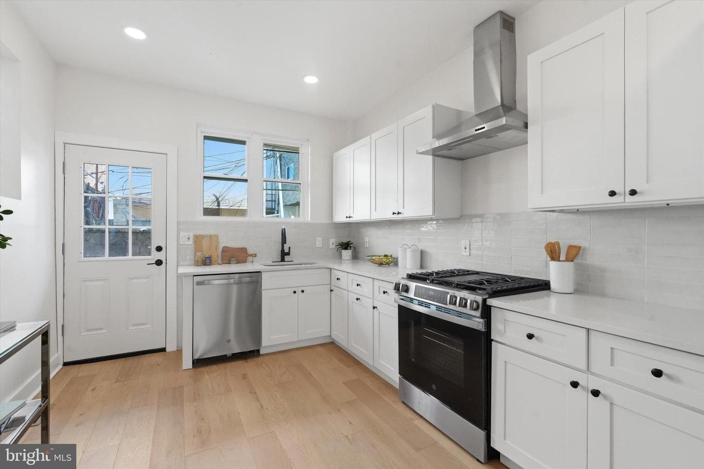 2345 S Bancroft Street photo 9