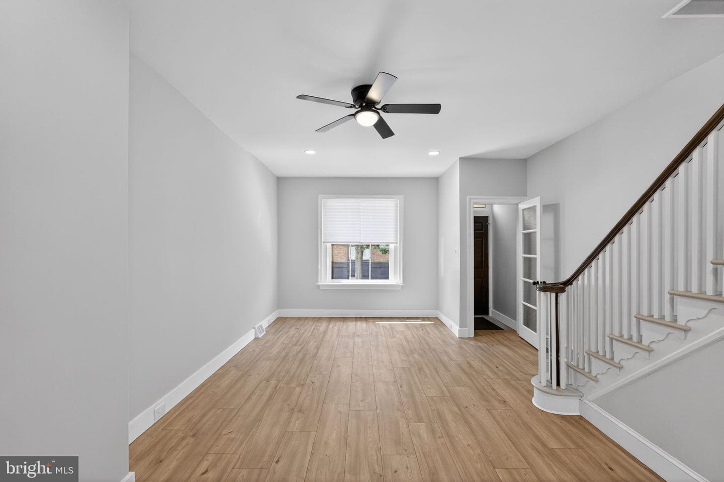 2537 S Chadwick Street photo 3